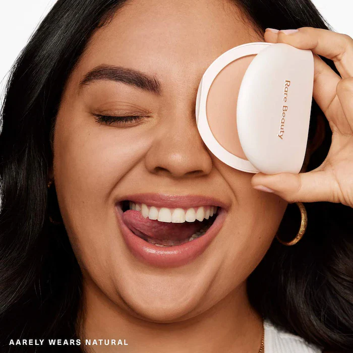 Rare Beauty Polvos de acabado compactos y sin talco con color True to Myself - Image 21