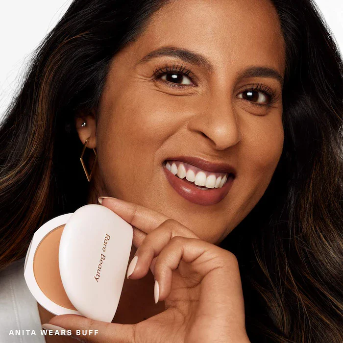 Rare Beauty Polvos de acabado compactos y sin talco con color True to Myself - Image 22