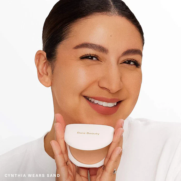 Rare Beauty Polvos de acabado compactos y sin talco con color True to Myself - Image 25