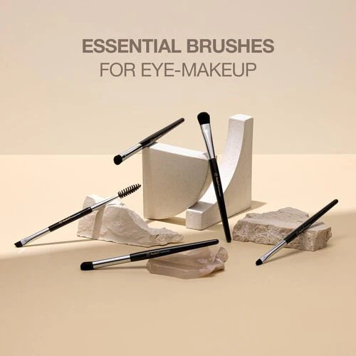 STUDIO17 Base Eyeshadow Brush 711 - Image 3